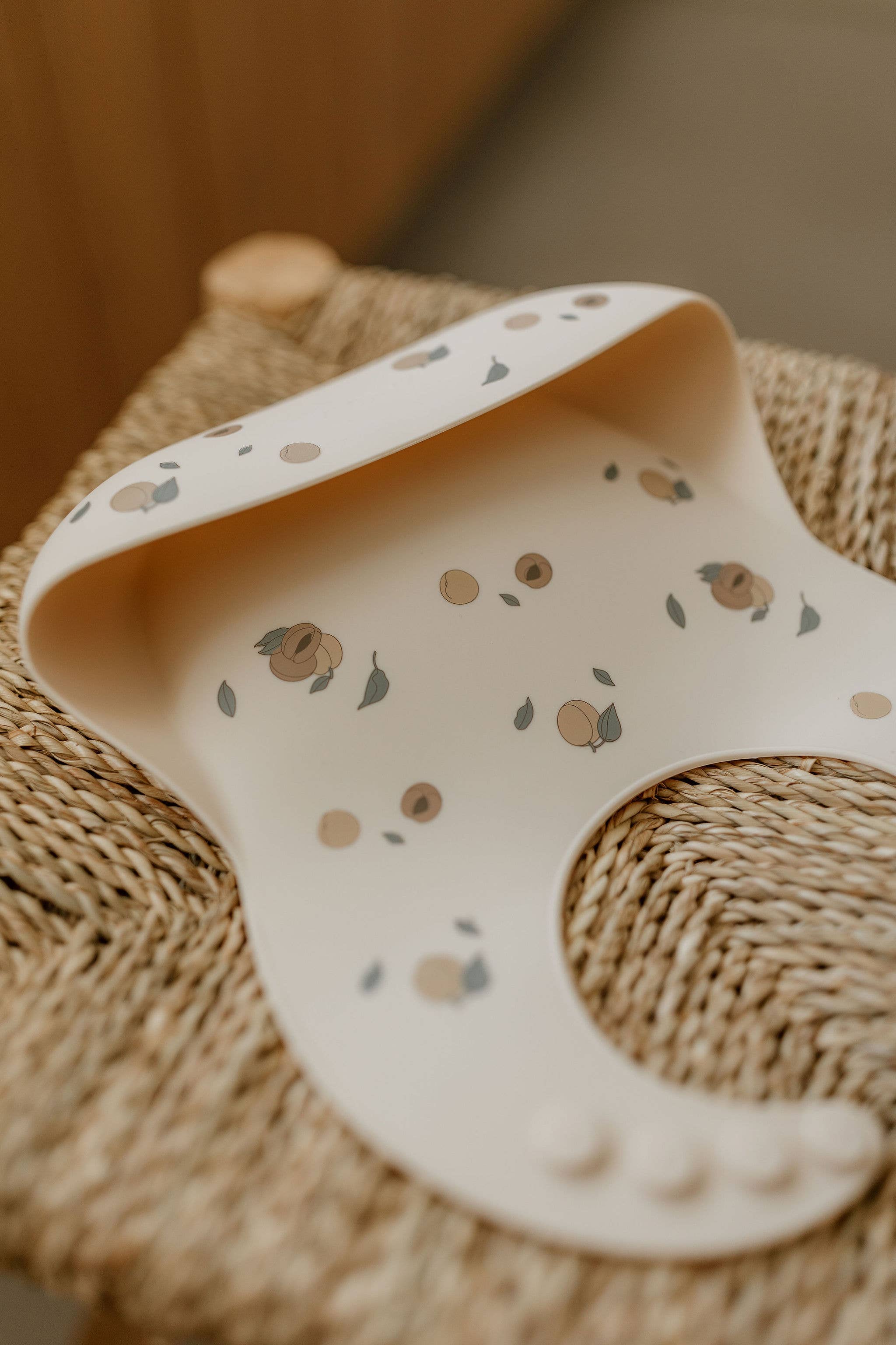 Silicone Bib: Foliage