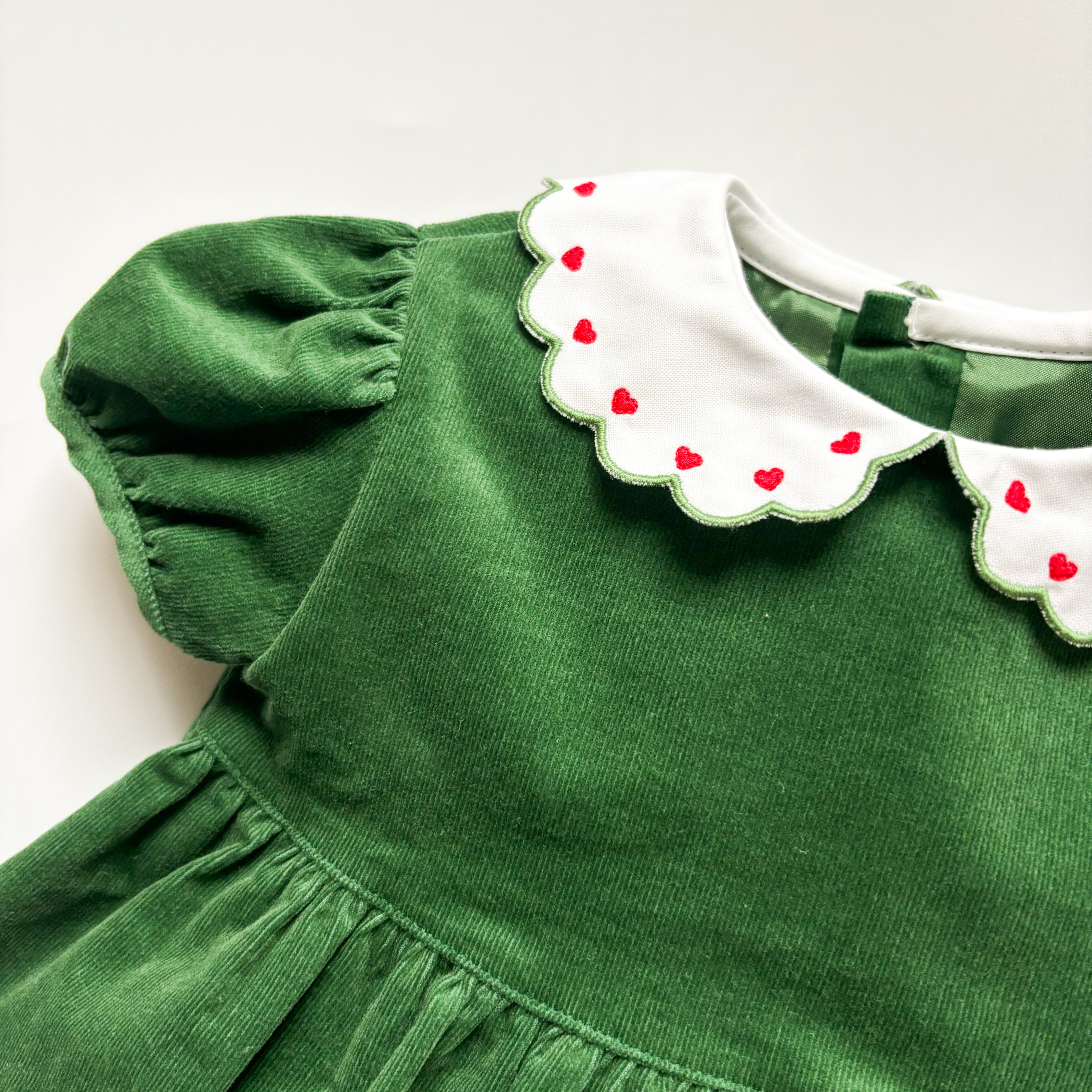 Kleid - Clivietta mit Herzstickerei