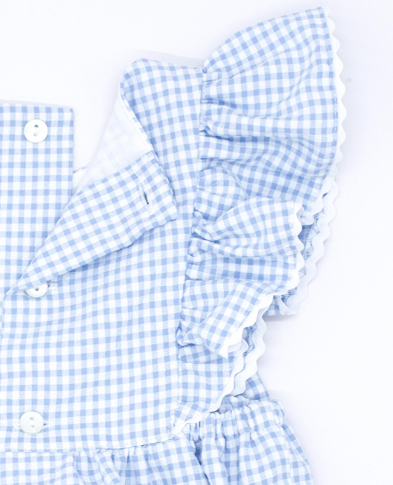Strampler – blau kariert mit Rüschen