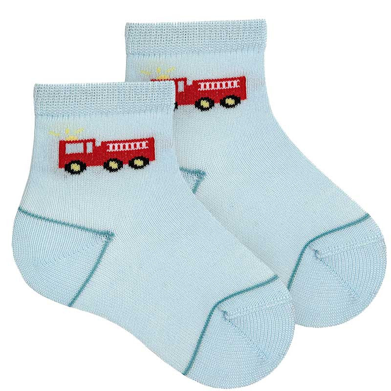 Kurze Socken – Feuerwehrwagen-Stickerei