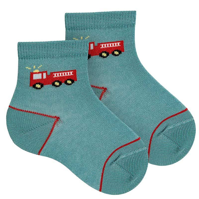 Kurze Socken – Feuerwehrwagen-Stickerei