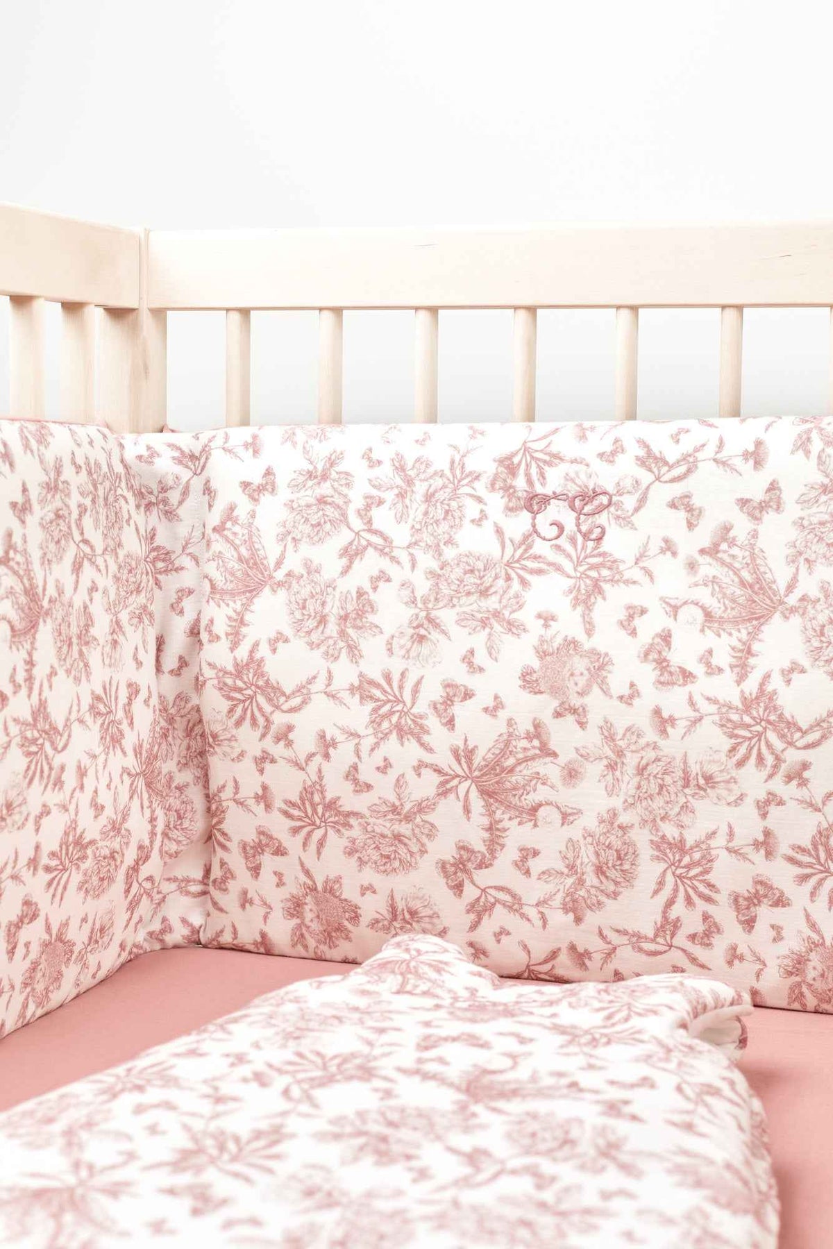 Toile de Jouy - Cot Bumper - Over The Moon