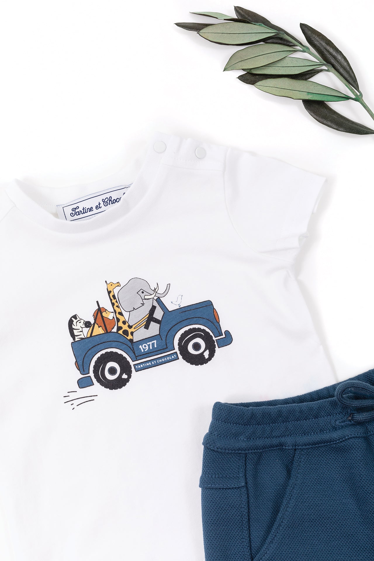 T-Shirt - White Explorers White / 9M