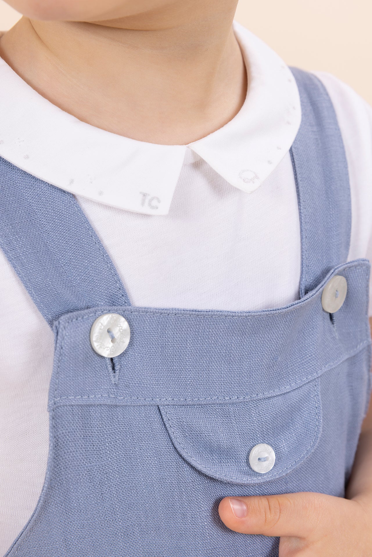 Body - White Pointed Collar White / 9M