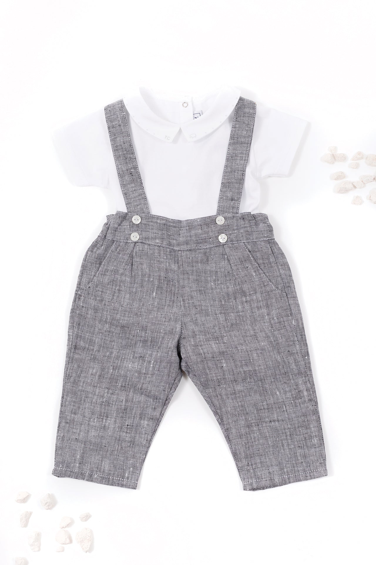Body - White Pointed Collar White / 9M