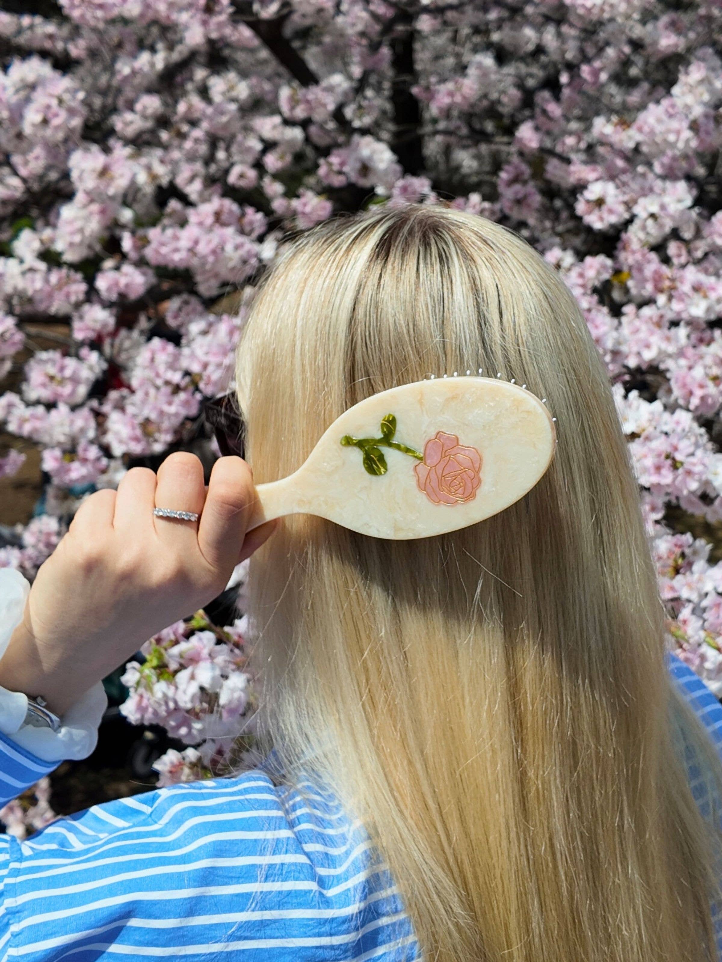 Handbemalte Haarbürste: Gartenrose