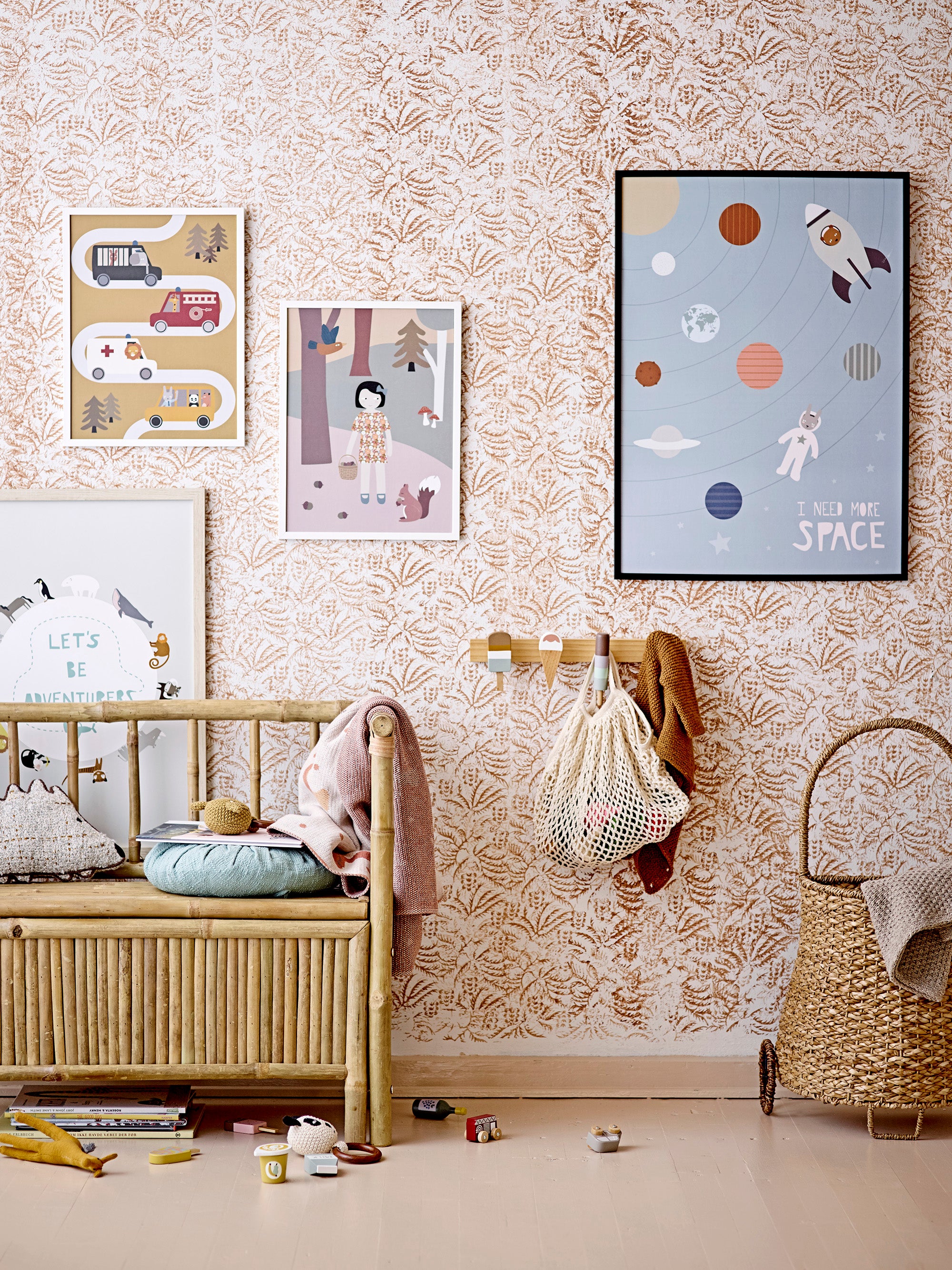 Zyon Ice Ice Cream Coat Rack
