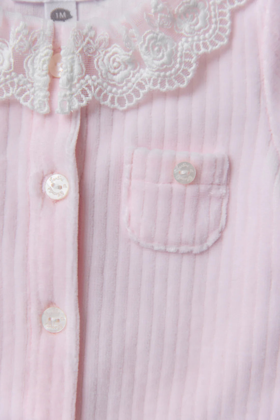 Schlafstrampler – Rosa, ohne Füßchen, mit Rüschenkragen