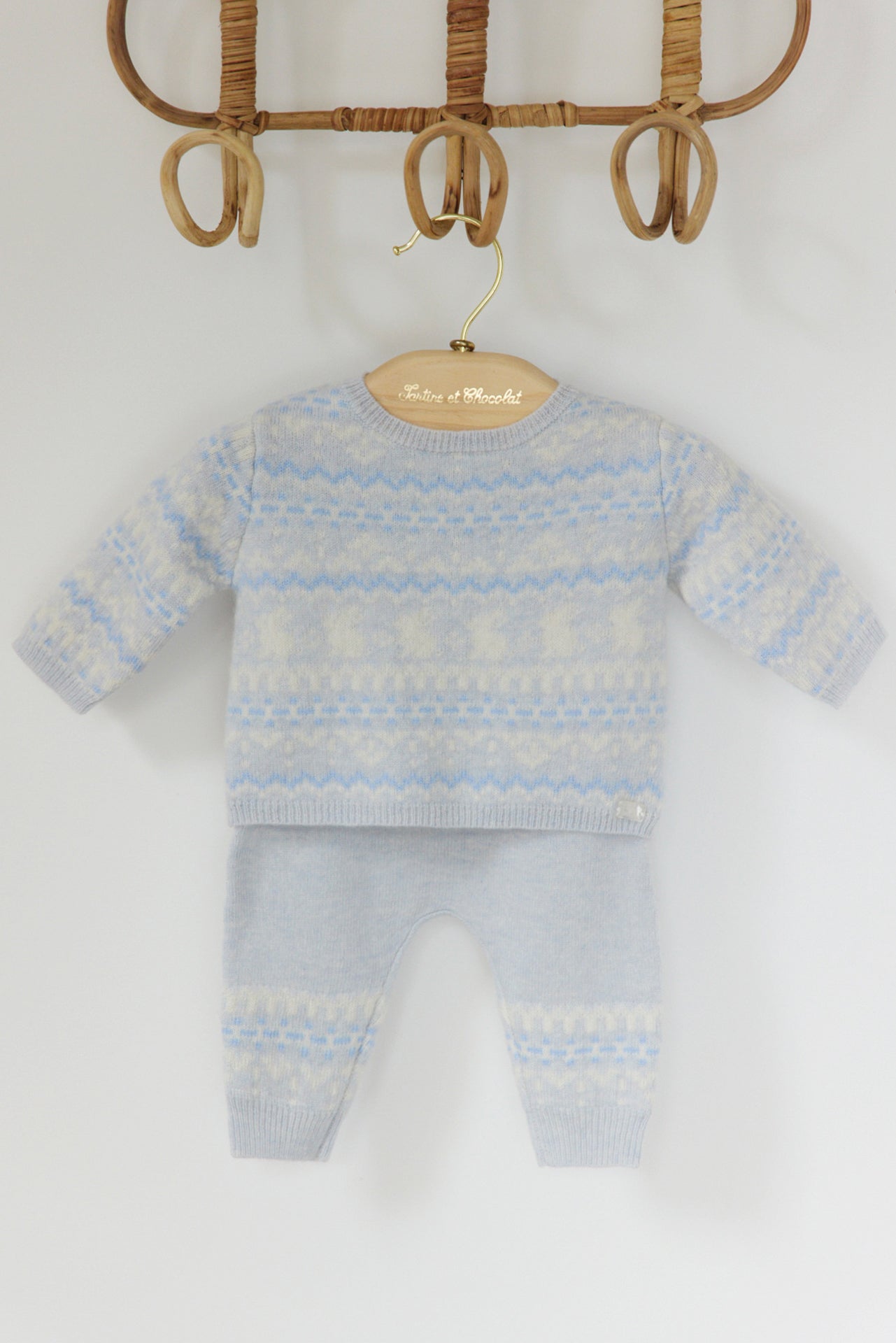 Zweiteiler – Hellblauer Strick-Jacquard