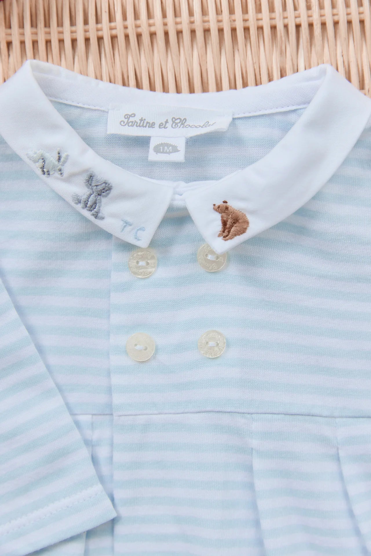 Baby-Schlafanzug – Himmelblaue Streifen