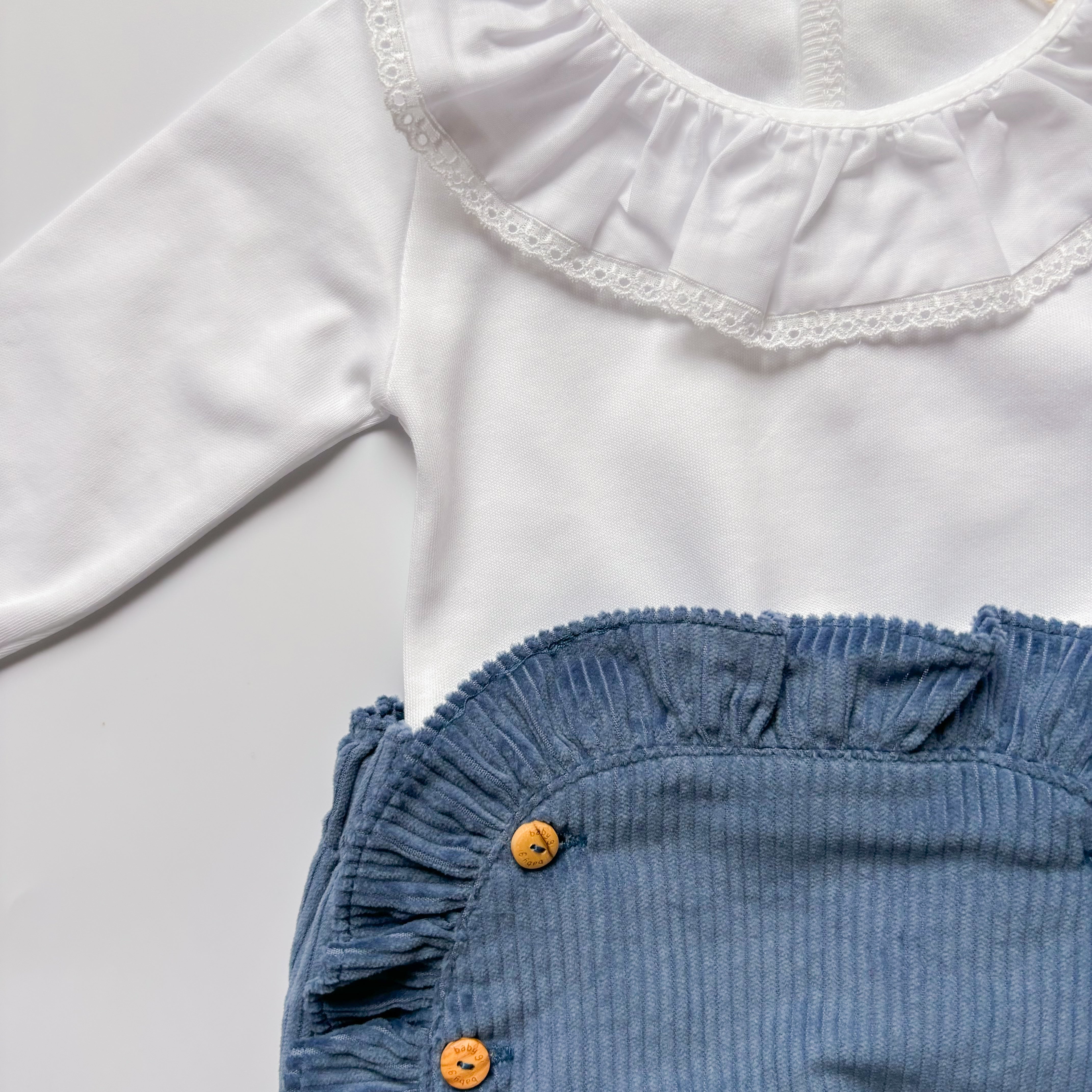 Zweiteiliges Set – Body & Kleine Hasen-Bloomers