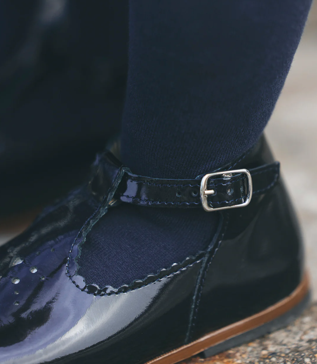 Schuhe – Marineblaues Lackleder T-Spange
