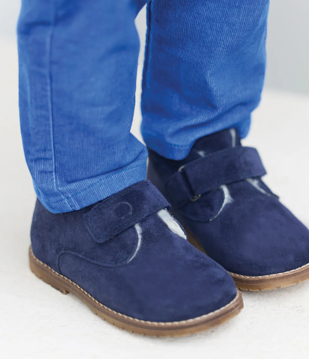Schuhe - marineblaue Wildlederstiefel