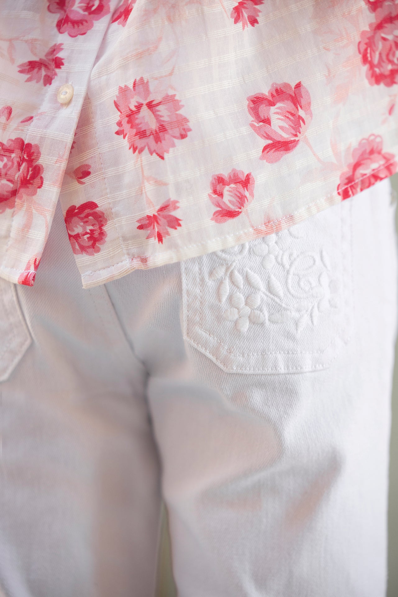 Blouse - White Hibiscus flowers White / 4Y